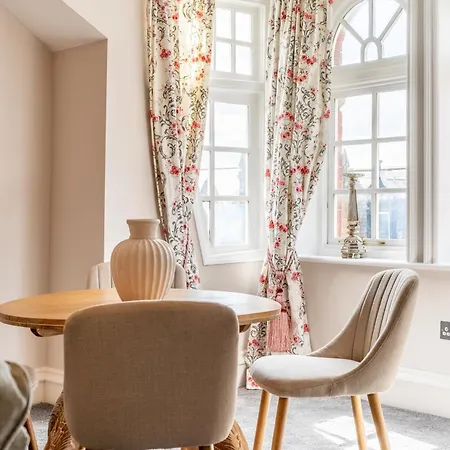 아파트 Clifford St - 8 *